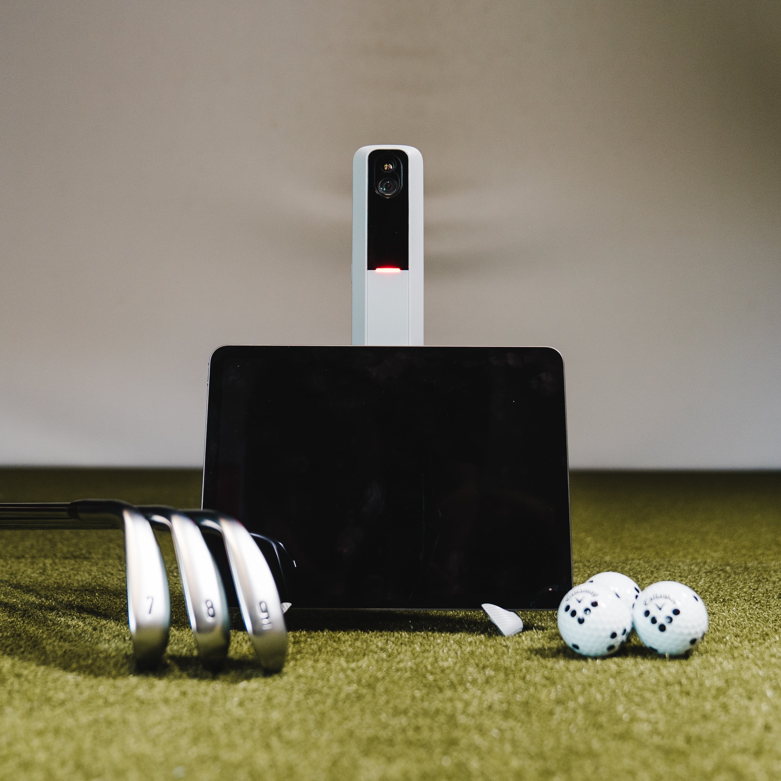 On Par Golf Simulator Kit | Flightscope MEVO+ 2023 | Komplettes Luxus Mach-es-selbst Paket